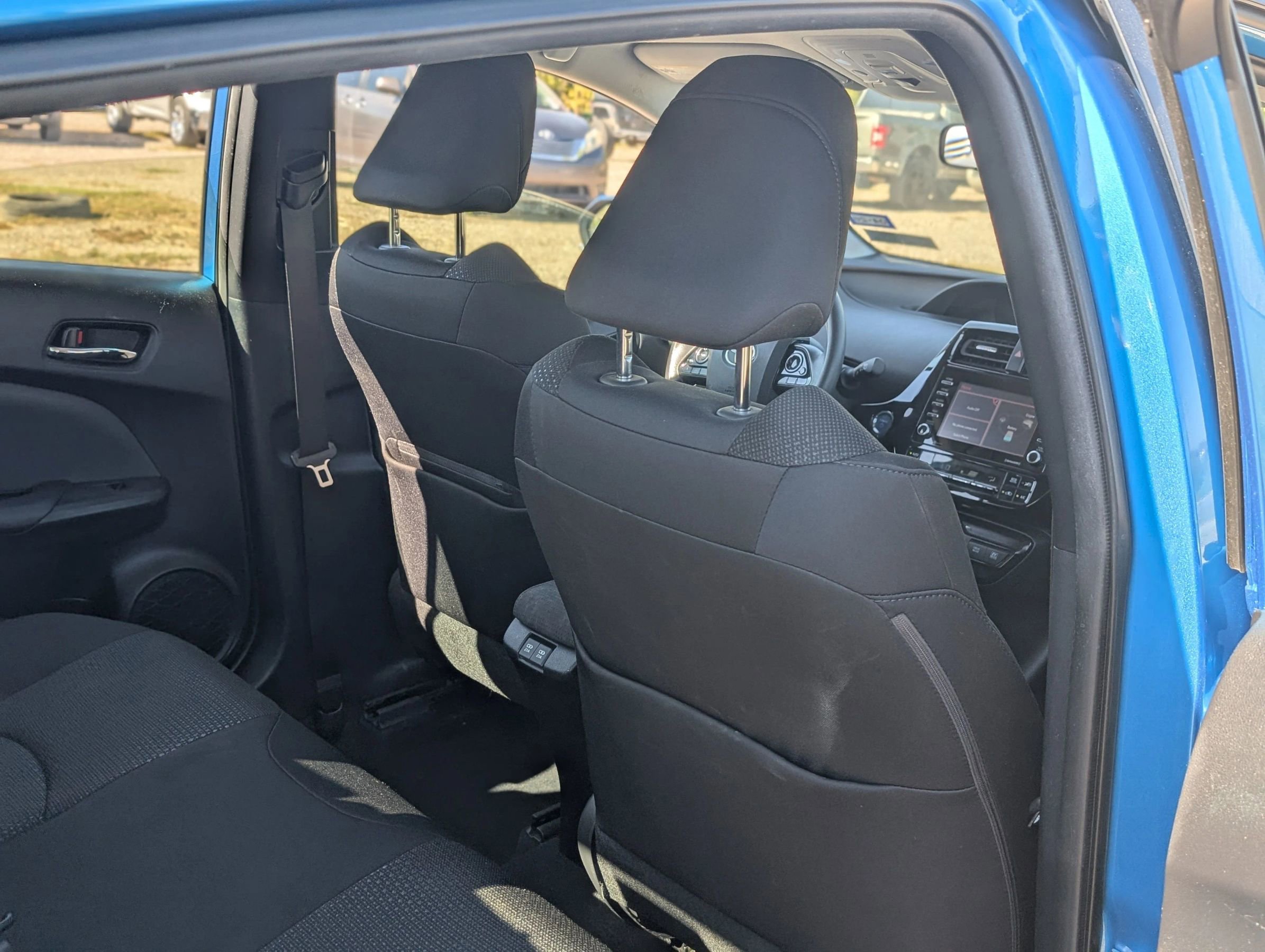 Used 2022 Toyota Prius LE image 15