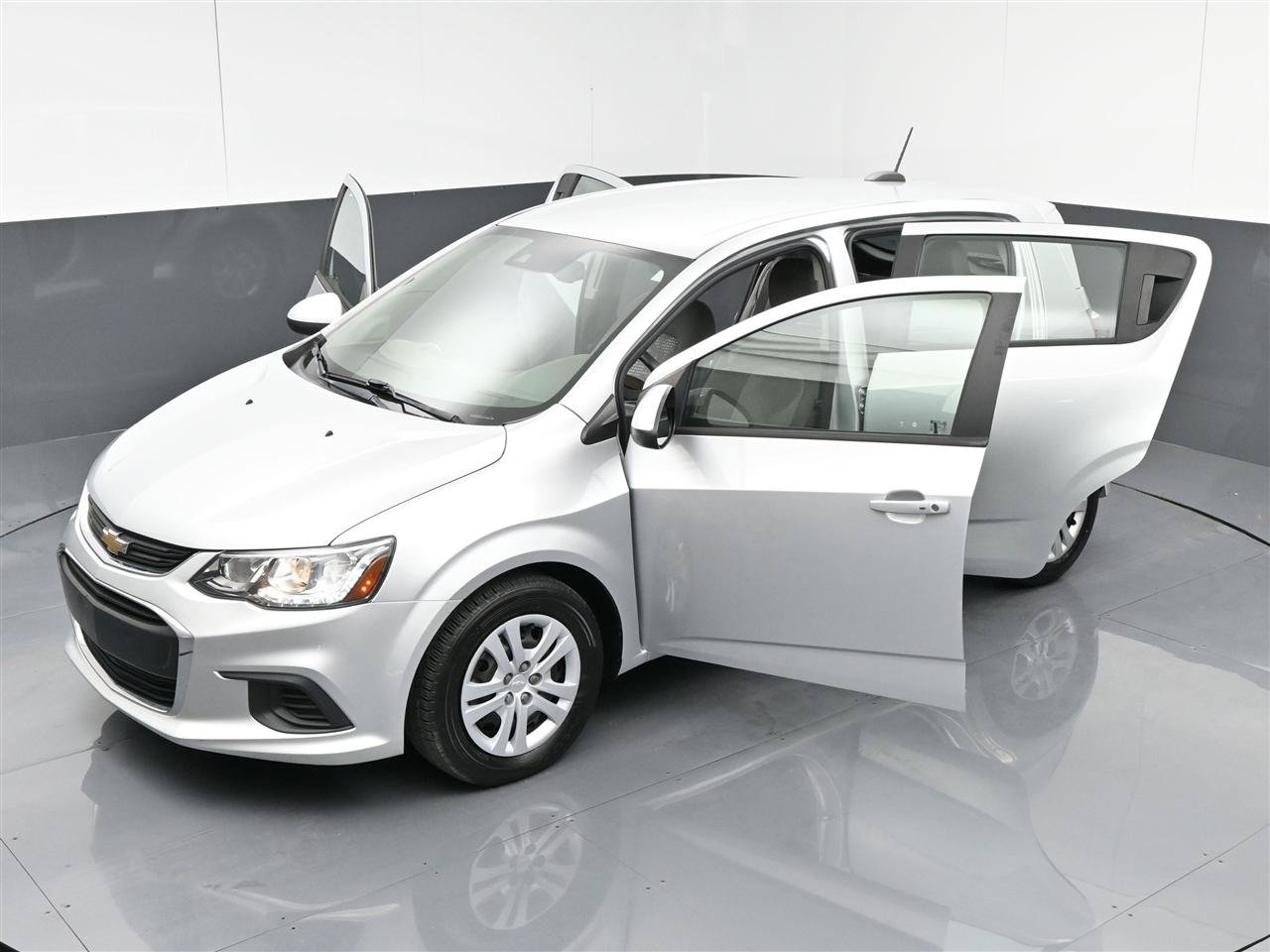 Used 2020 Chevrolet Sonic LT FWD image 39