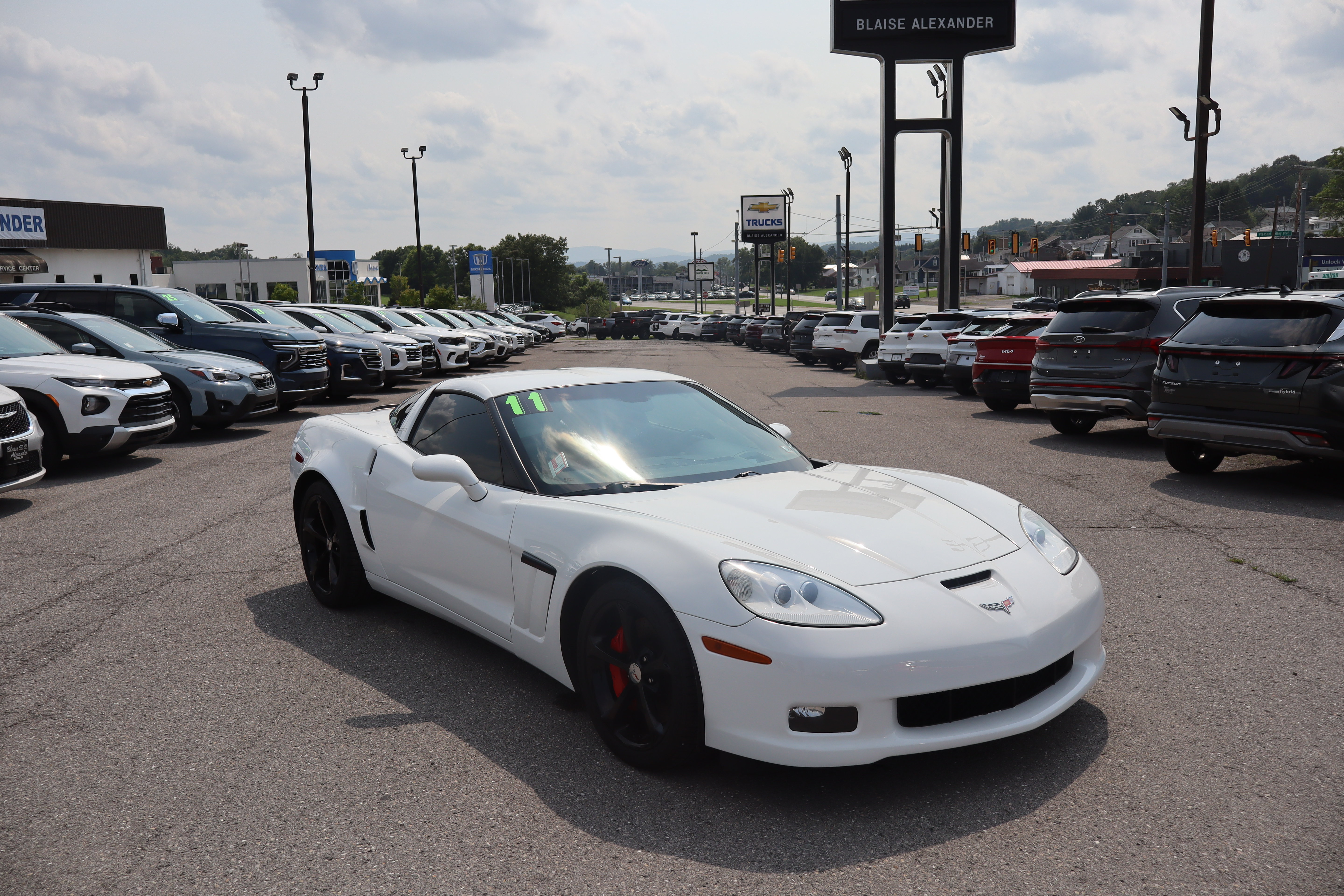 Used 2011 Chevrolet Corvette Grand Sport w/ Preferred Equipment Group RWD image 1
