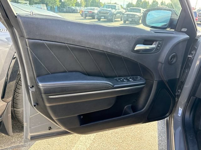Used 2017 Dodge Charger SXT w/ Plus Group RWD image 11