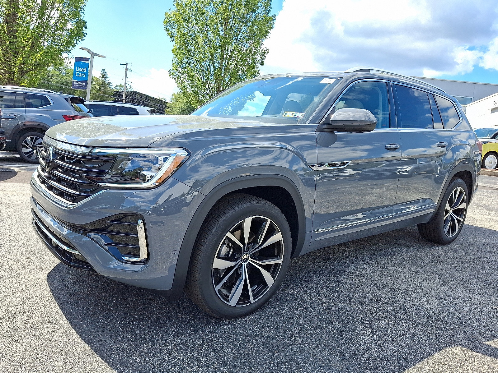 New 2025 Volkswagen Atlas SEL Premium R-Line image 2