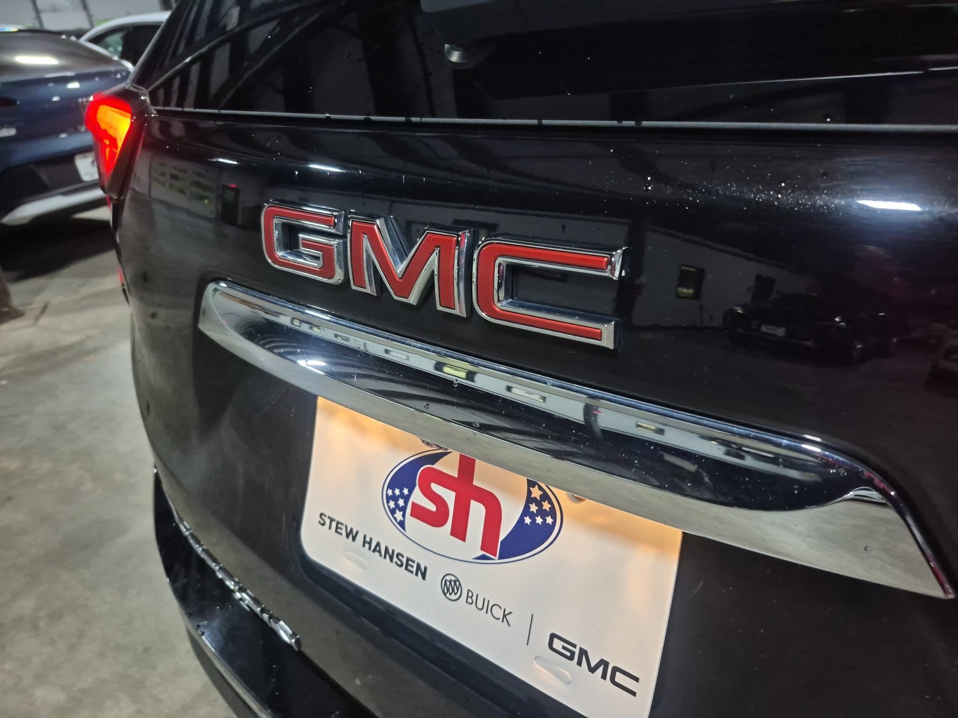 Used 2024 GMC Terrain SLT AWD/4WD image 30