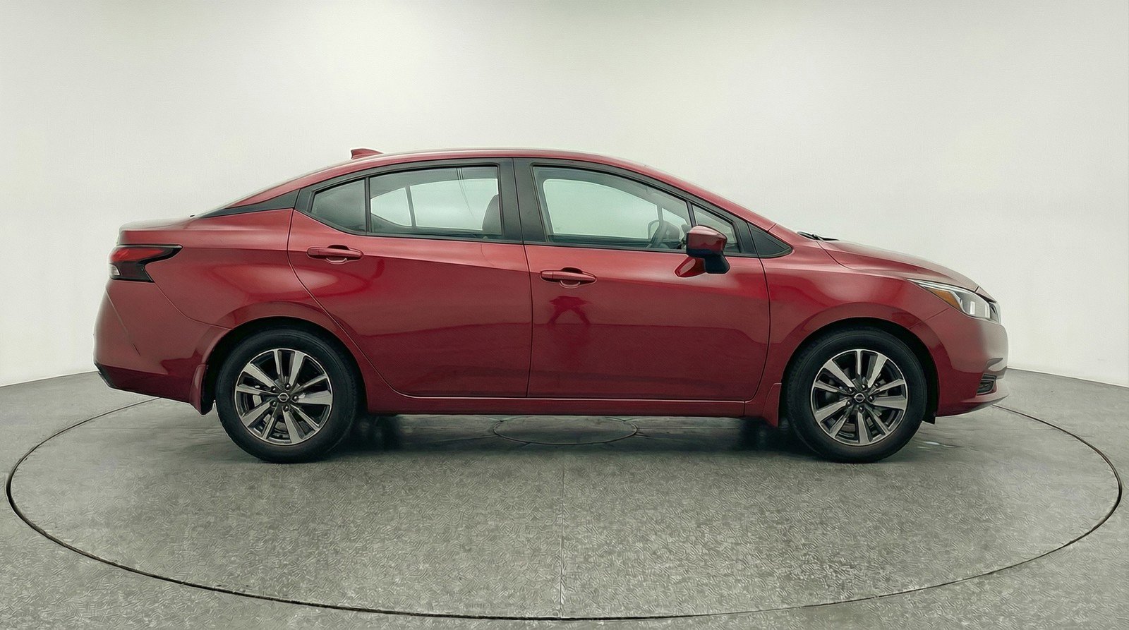 Used 2025 Nissan Versa SV image 11