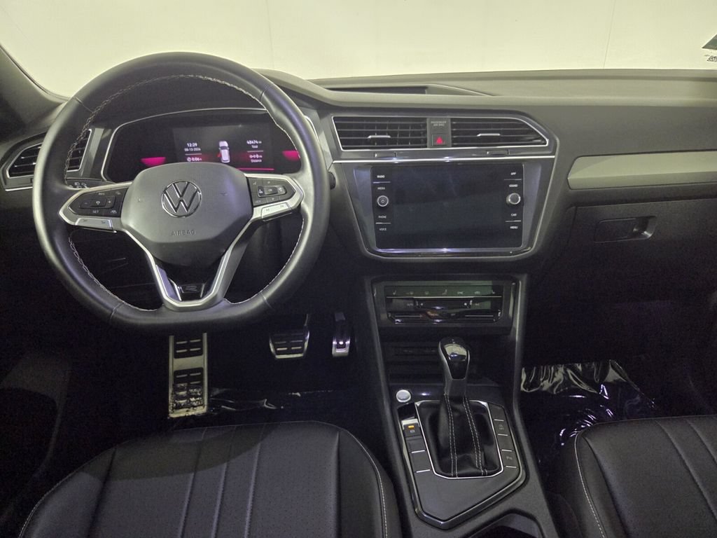 Used 2023 Volkswagen Tiguan SE R-Line FWD image 26