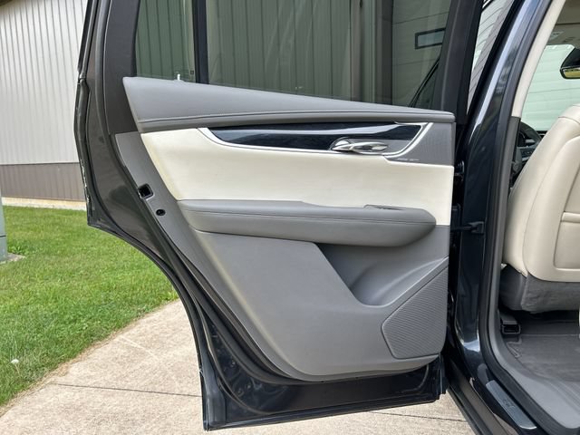 Used 2023 Cadillac XT6 Premium Luxury w/ Technology Package AWD/4WD image 15
