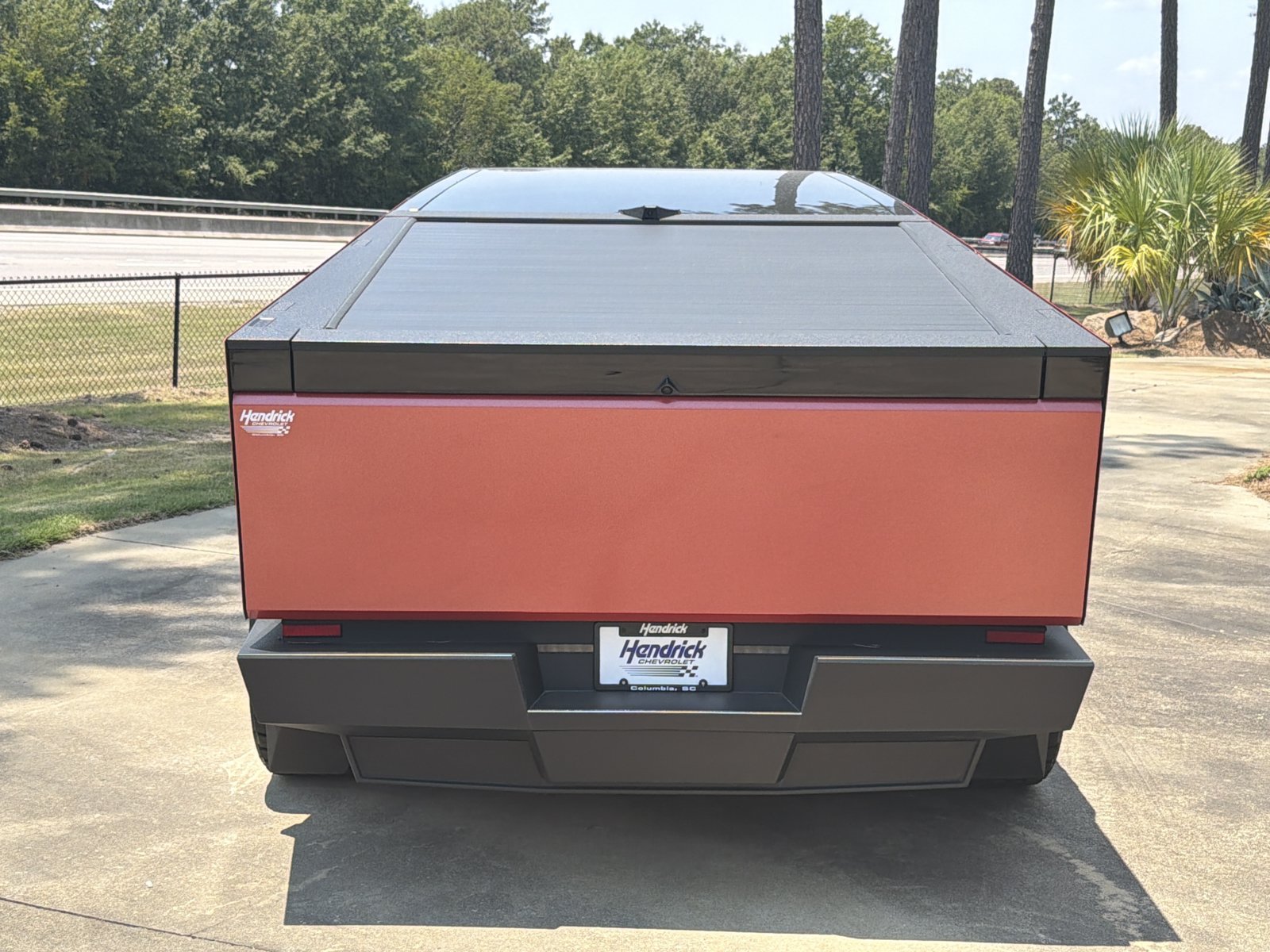 Used 2025 Tesla Cybertruck AWD Crew Cab image 11