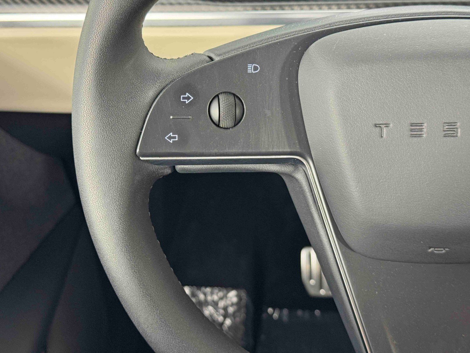 Used 2022 Tesla Model X Plaid image 19