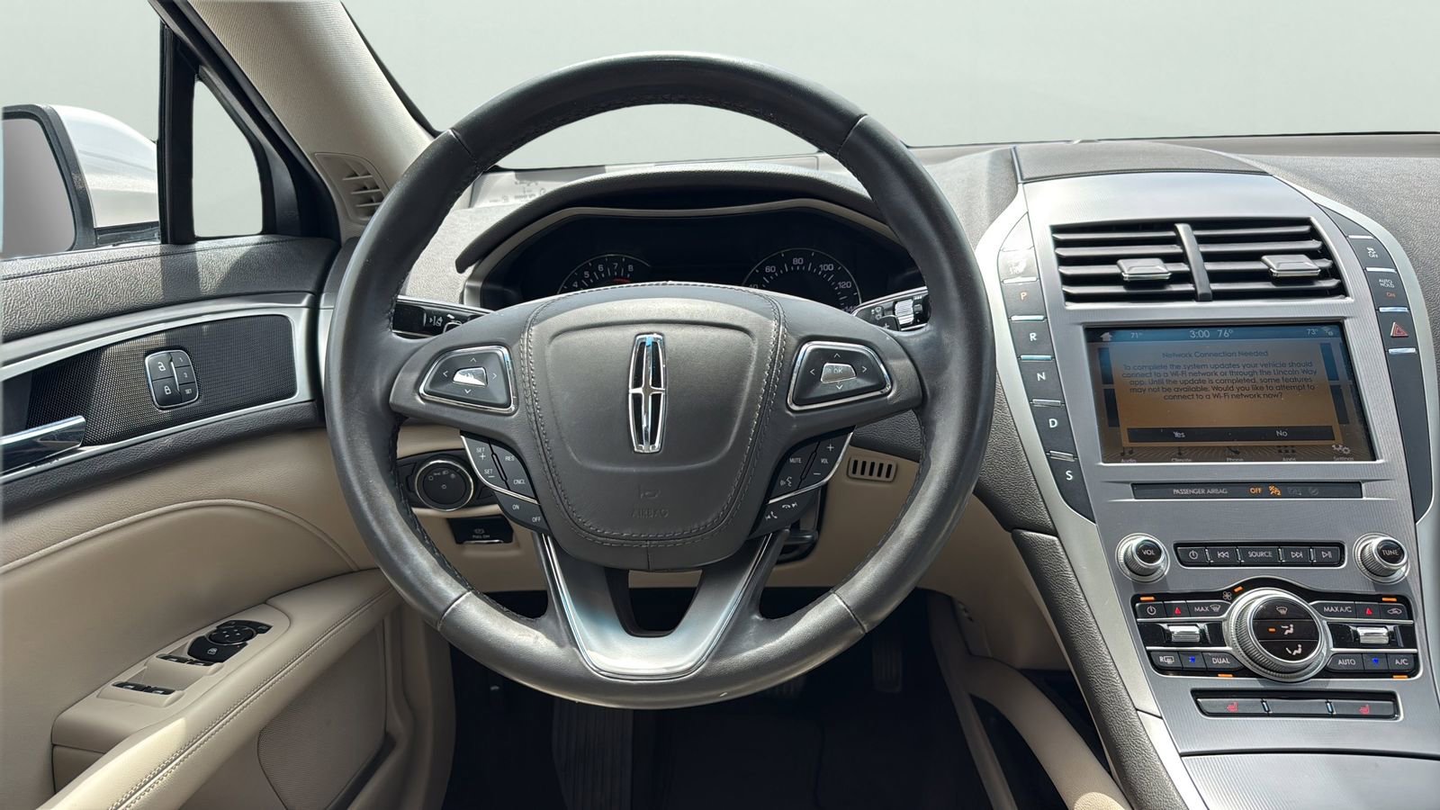 Used 2019 Lincoln MKZ Premiere FWD image 10