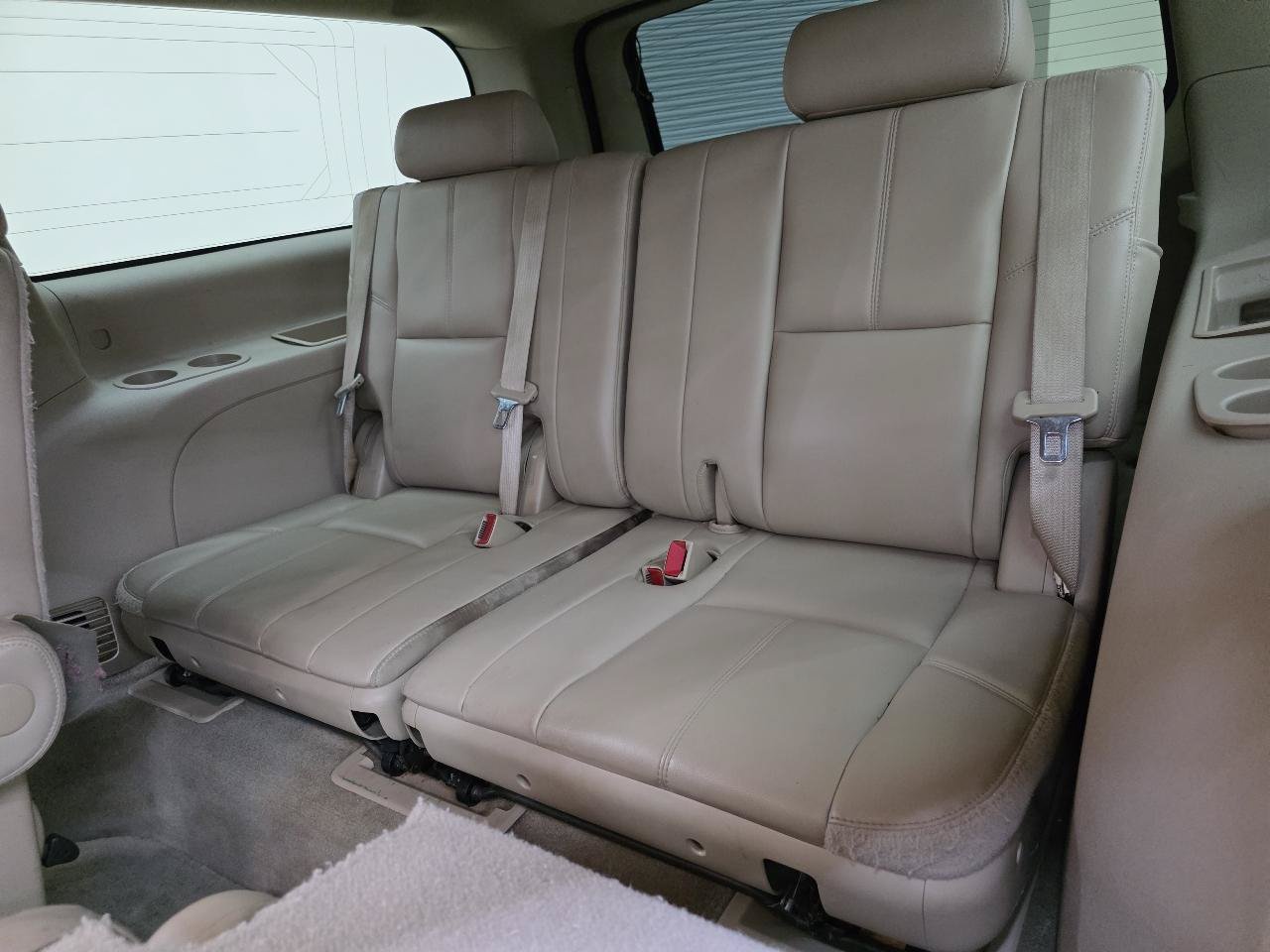 Used 2013 Chevrolet Suburban LT RWD image 26