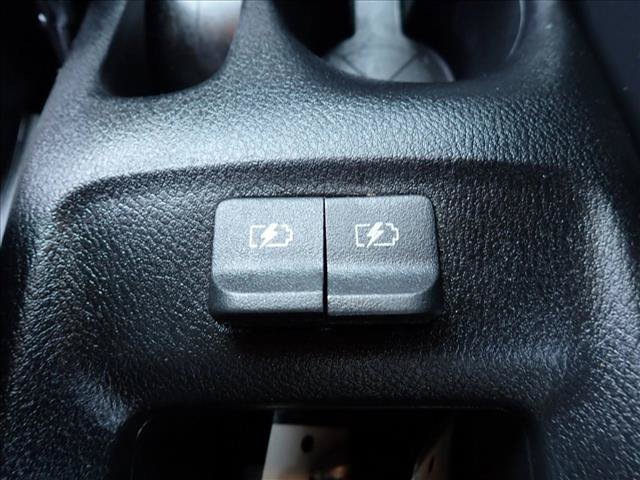 Used 2021 Nissan Versa SV FWD image 8