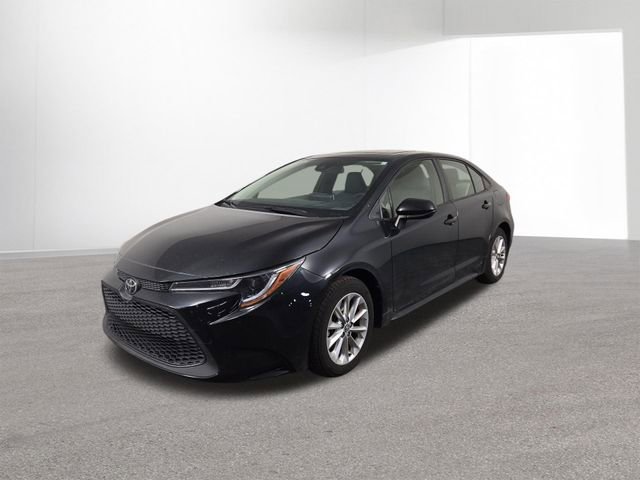 Used 2021 Toyota Corolla LE w/ LE Premium Package image 2