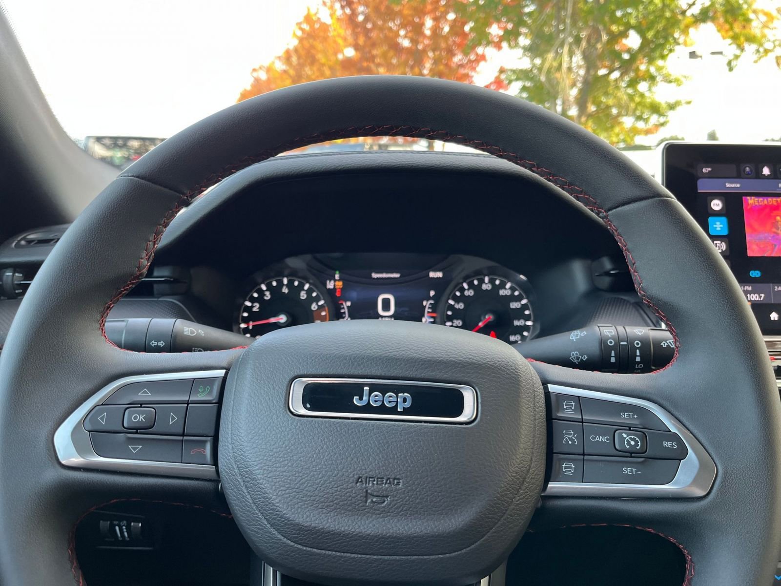 Used 2025 Jeep Compass Trailhawk image 28