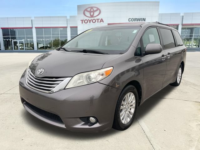 Used 2017 Toyota Sienna XLE FWD image 7