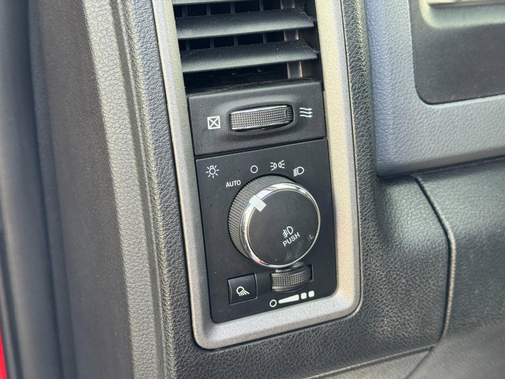Used 2018 RAM 1500 Express image 19