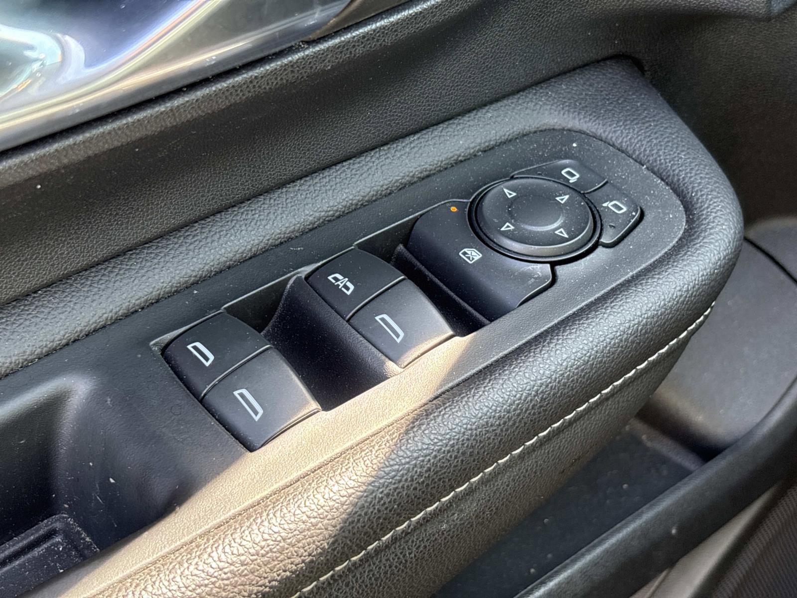 Certified 2022 GMC Terrain SLE w/ Driver Convenience Package AWD/4WD image 14