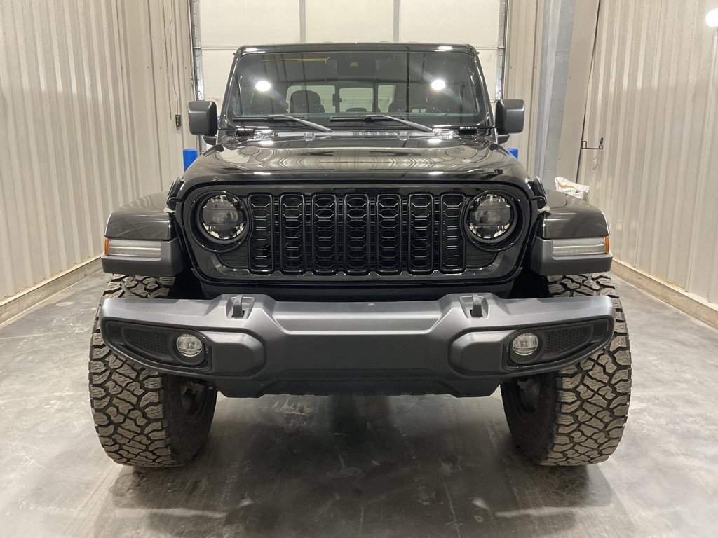 Used 2024 Jeep Gladiator Sport image 2