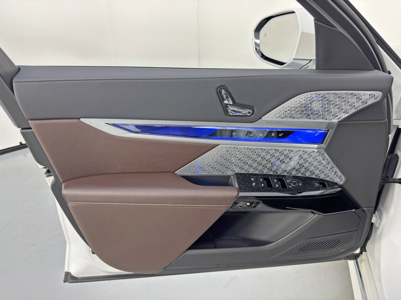 Used 2023 BMW i7 xDrive60 image 50