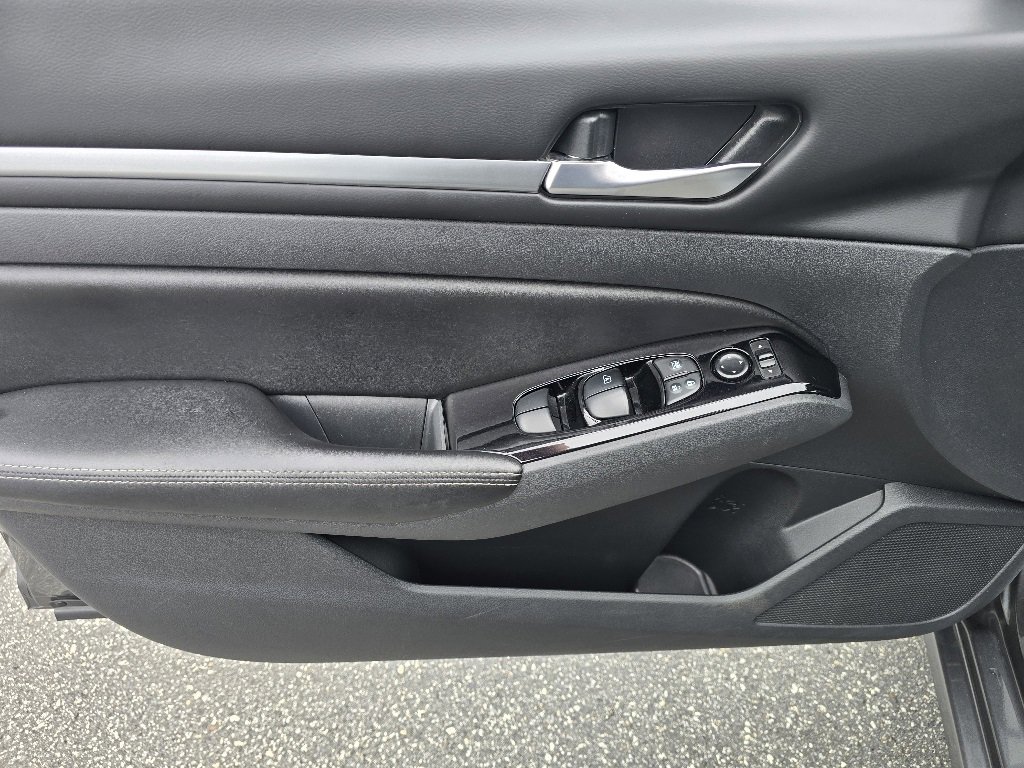 Used 2023 Nissan Altima 2.5 SV image 9