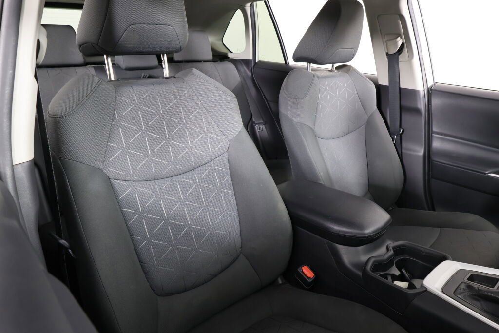 Used 2020 Toyota RAV4 XLE w/ All Weather Liner Package image 24