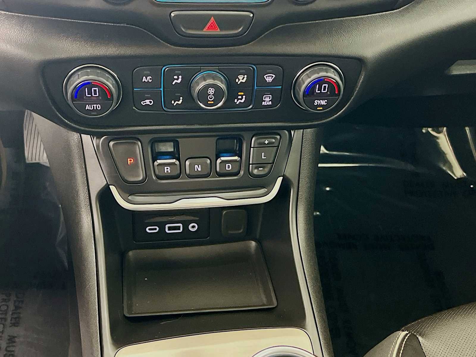 Used 2018 GMC Terrain Denali w/ Advanced Safety Package AWD/4WD image 17