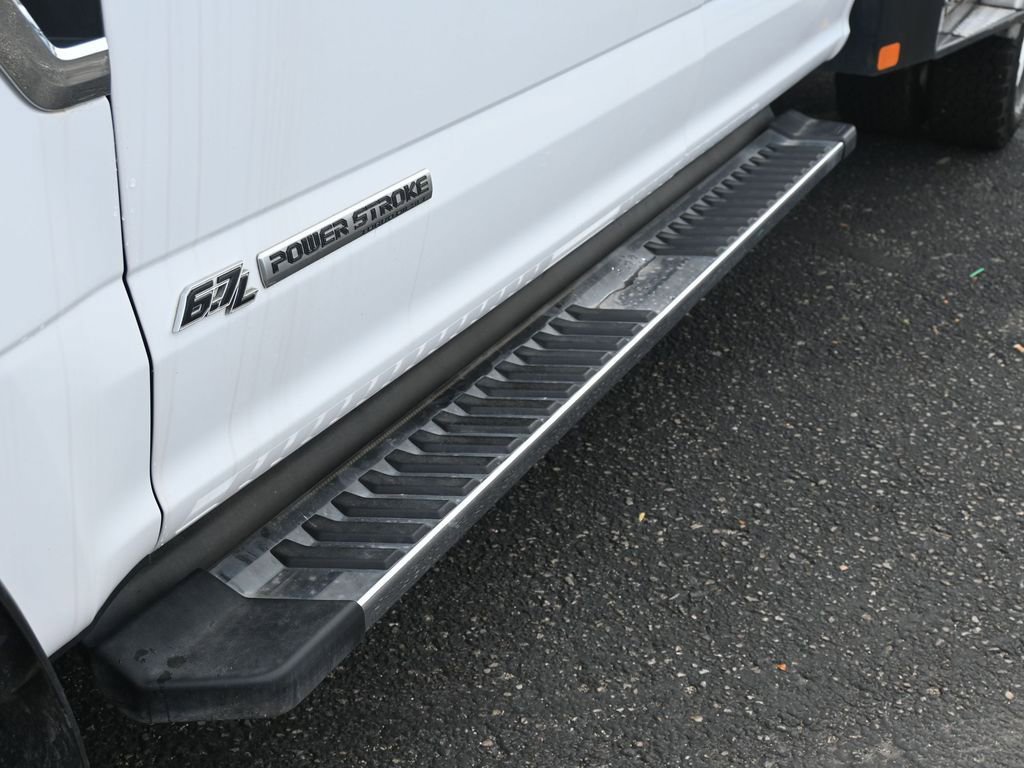 Used 2020 Ford F350 Lariat w/ Lariat Value Package image 13