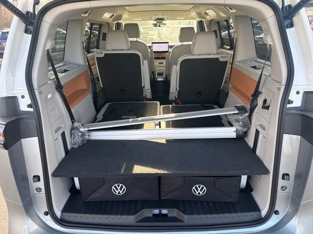 Used 2025 Volkswagen ID. Buzz 1st Edition image 16