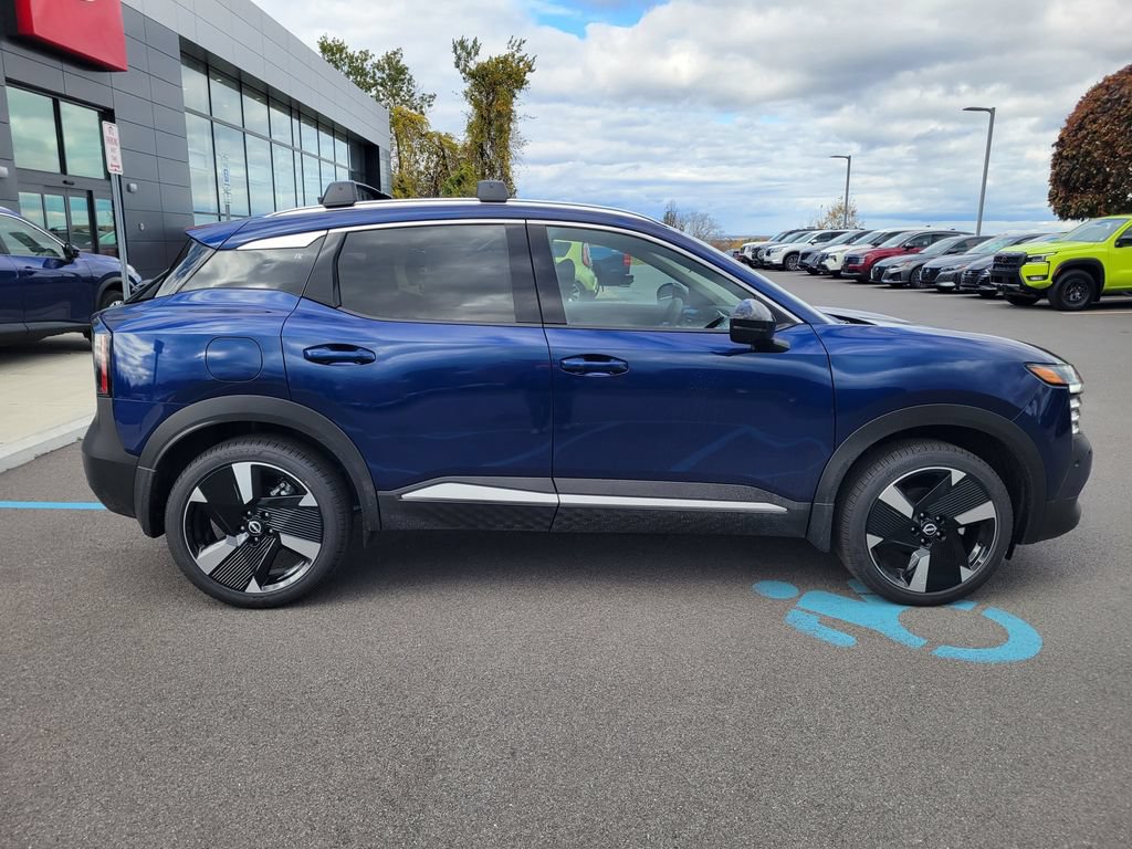New 2026 Nissan Kicks SR AWD/4WD image 2