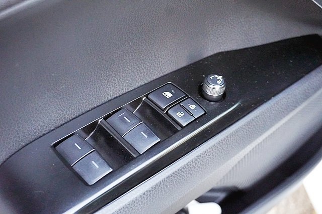 Used 2026 Toyota Camry Hybrid FWD image 32
