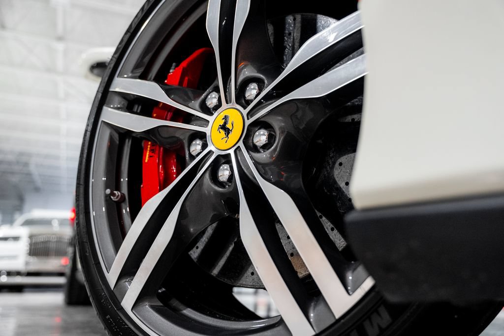 Used 2020 Ferrari Portofino RWD image 73