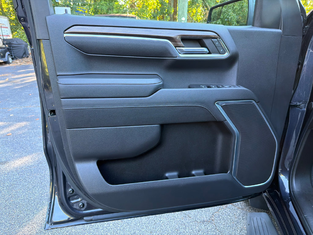 Used 2023 Chevrolet Silverado 1500 RST w/ LPO, Dark Essentials Package RWD image 10