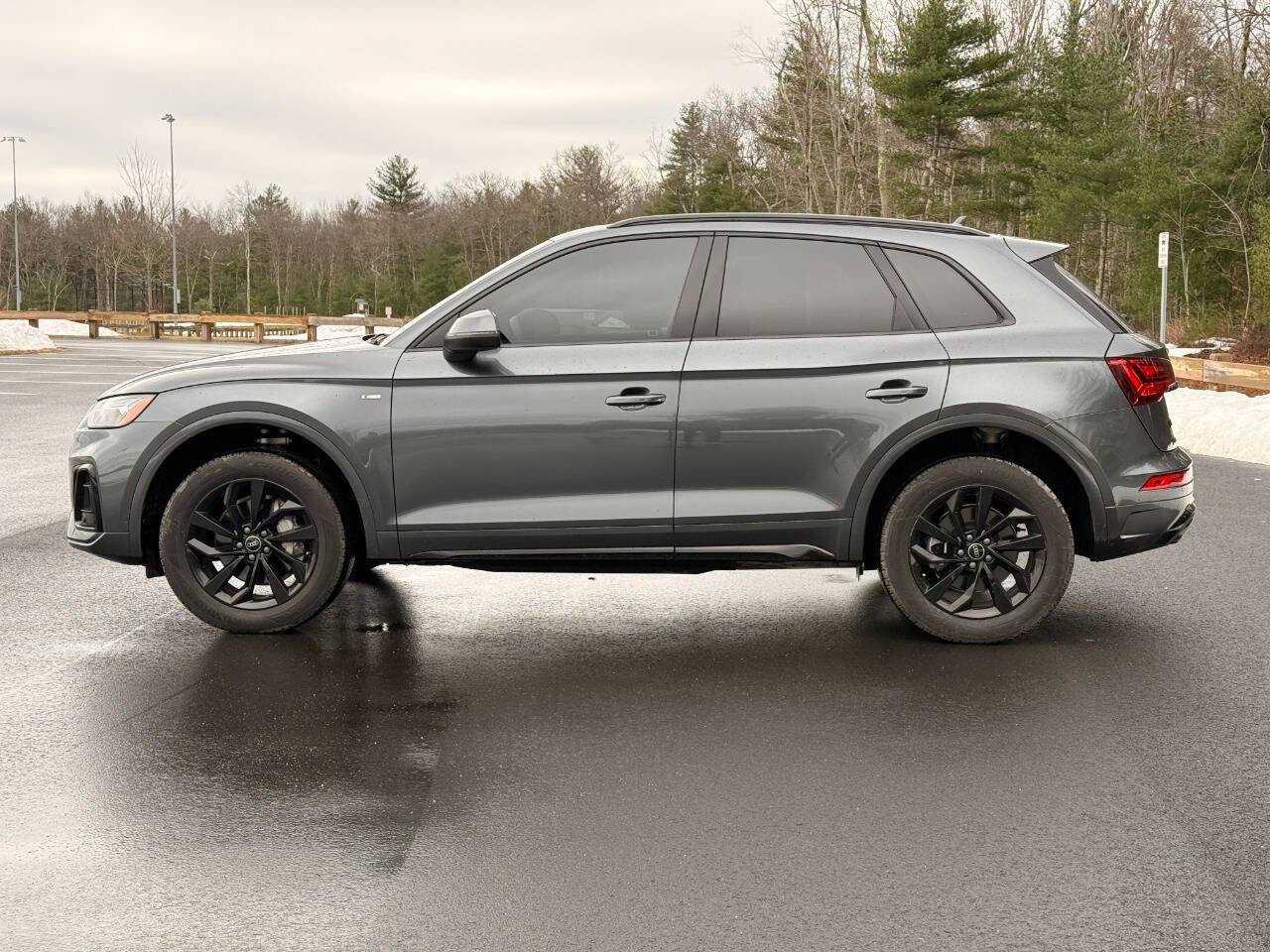 Used 2024 Audi Q5 2.0T Premium w/ Summer of Audi Package image 2
