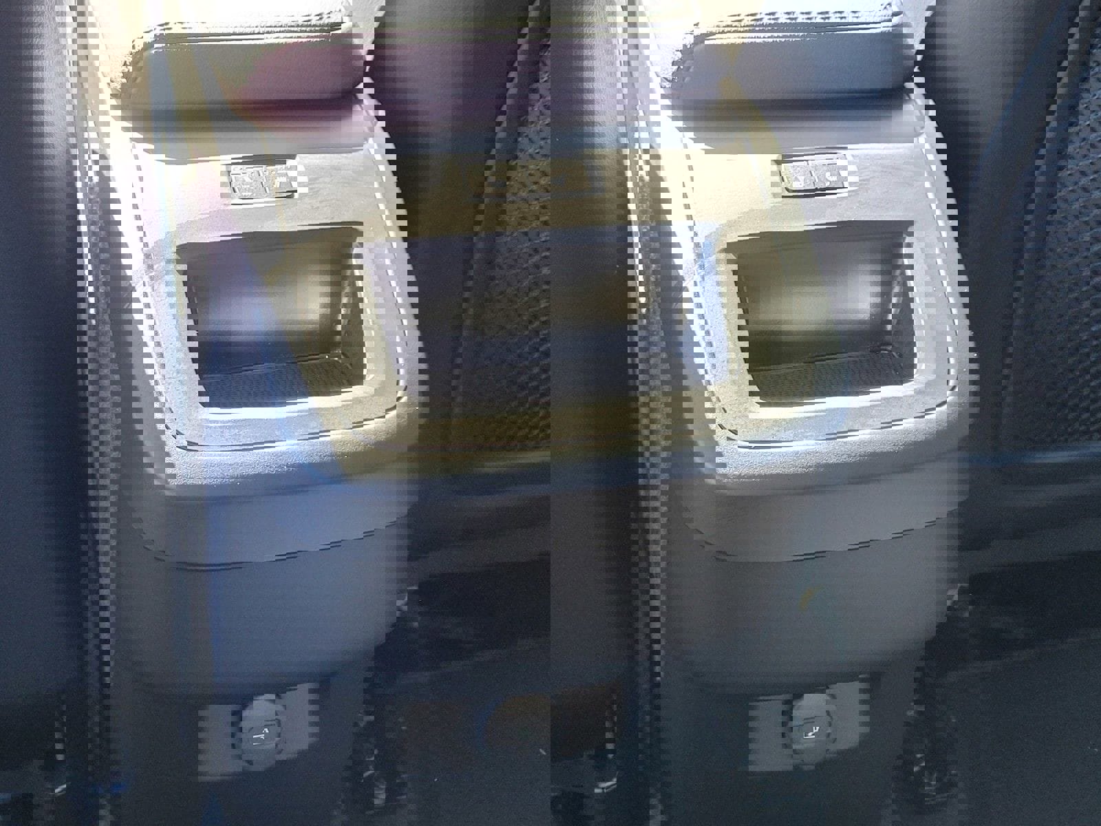 Certified 2025 Volvo XC60 B5 Core w/ Protection Package Premier image 11