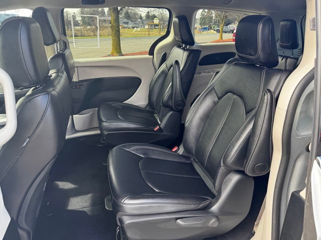 Certified 2024 Chrysler Pacifica Select image 20