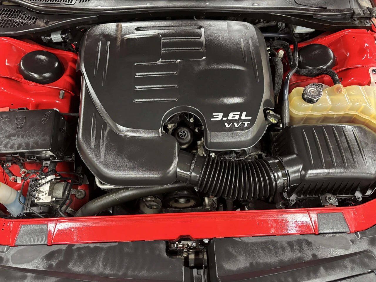 Used 2018 Dodge Challenger SXT Plus RWD image 11