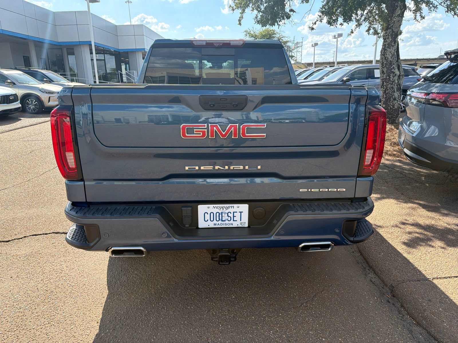 Used 2024 GMC Sierra 1500 Denali w/ Technology Package AWD/4WD image 10