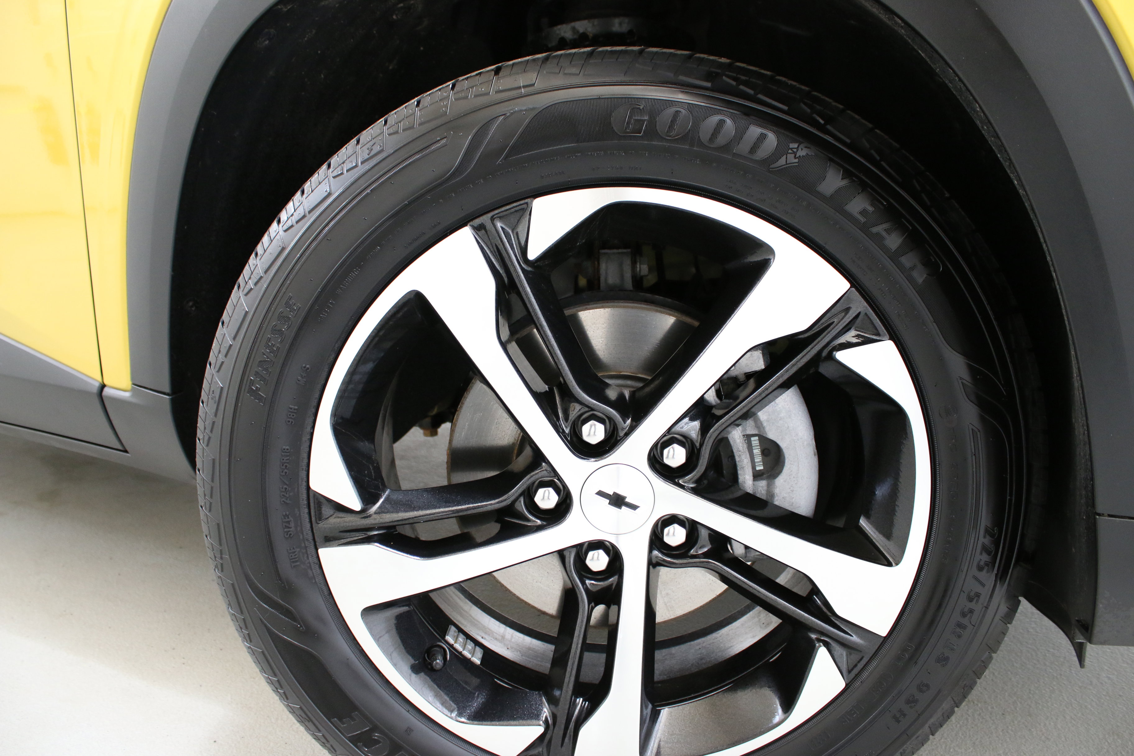 Certified 2024 Chevrolet Trax RS w/ Sunroof Package FWD image 32