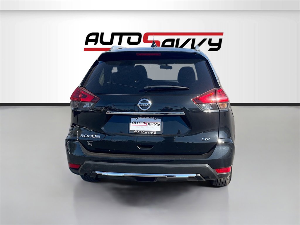 Used 2017 Nissan Rogue SV image 6