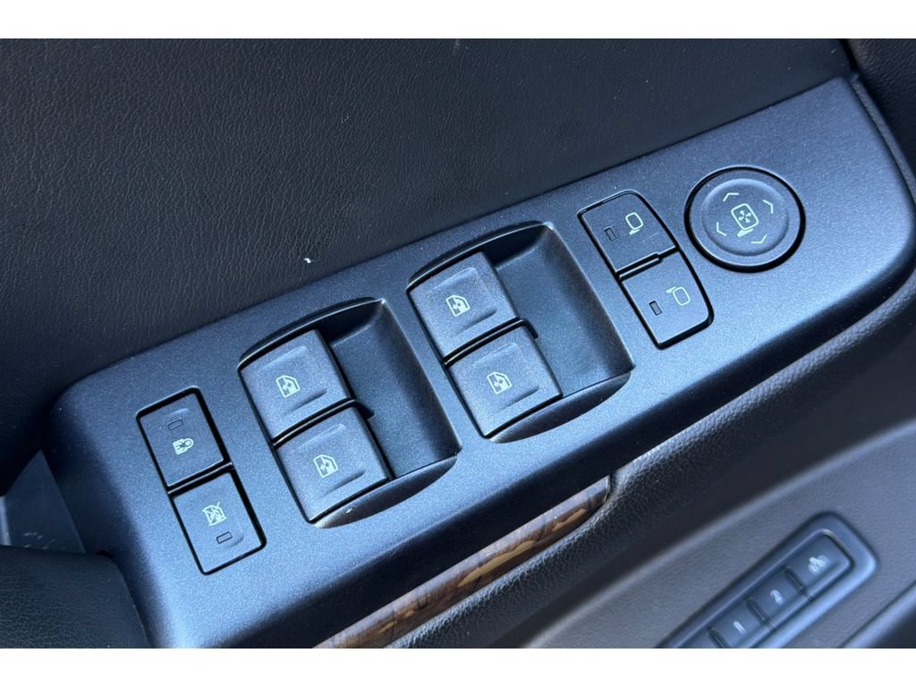 Used 2015 Chevrolet Tahoe LT RWD image 12