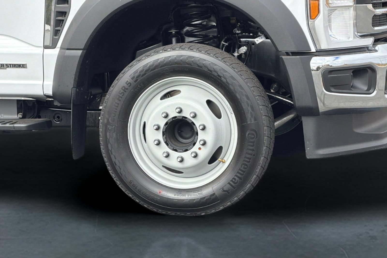 New 2026 Ford F450 XL w/ XL Chrome Package RWD image 29