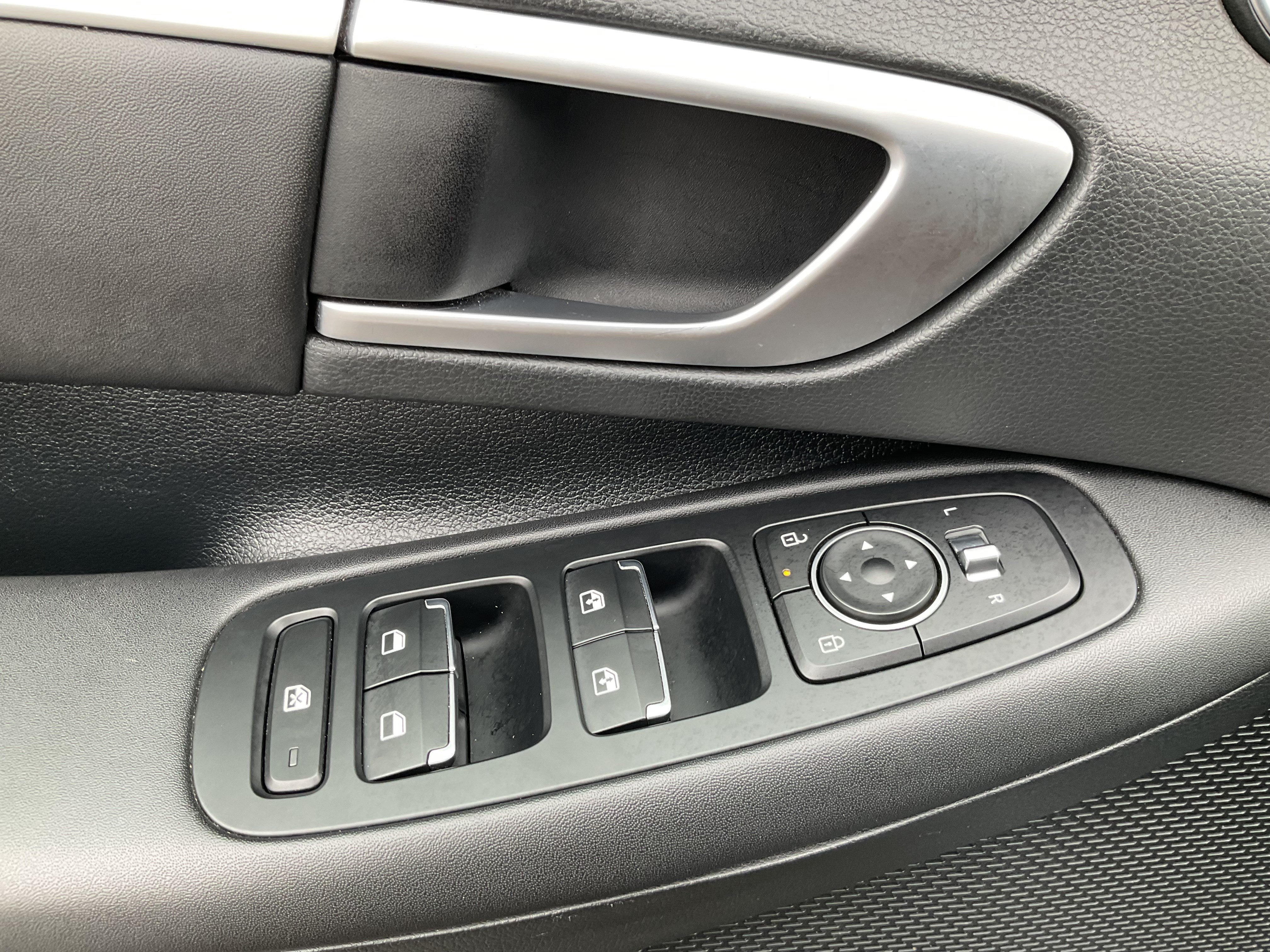 Used 2025 Hyundai Sonata SEL FWD image 25
