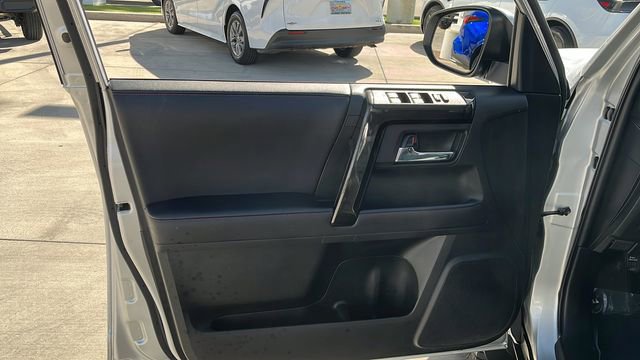 Used 2022 Toyota 4Runner TRD Off-Road Premium w/ Moonroof Package AWD/4WD image 5