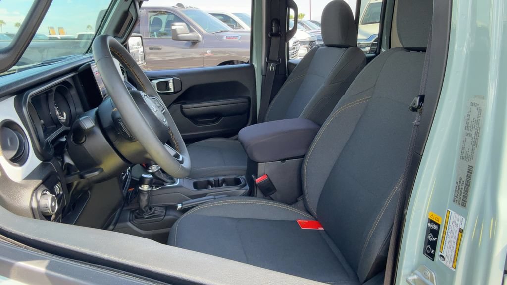 Used 2024 Jeep Wrangler Unlimited Sport AWD/4WD image 11