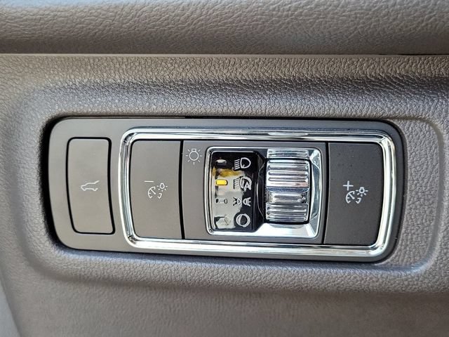 Certified 2024 Lincoln Corsair FWD image 12
