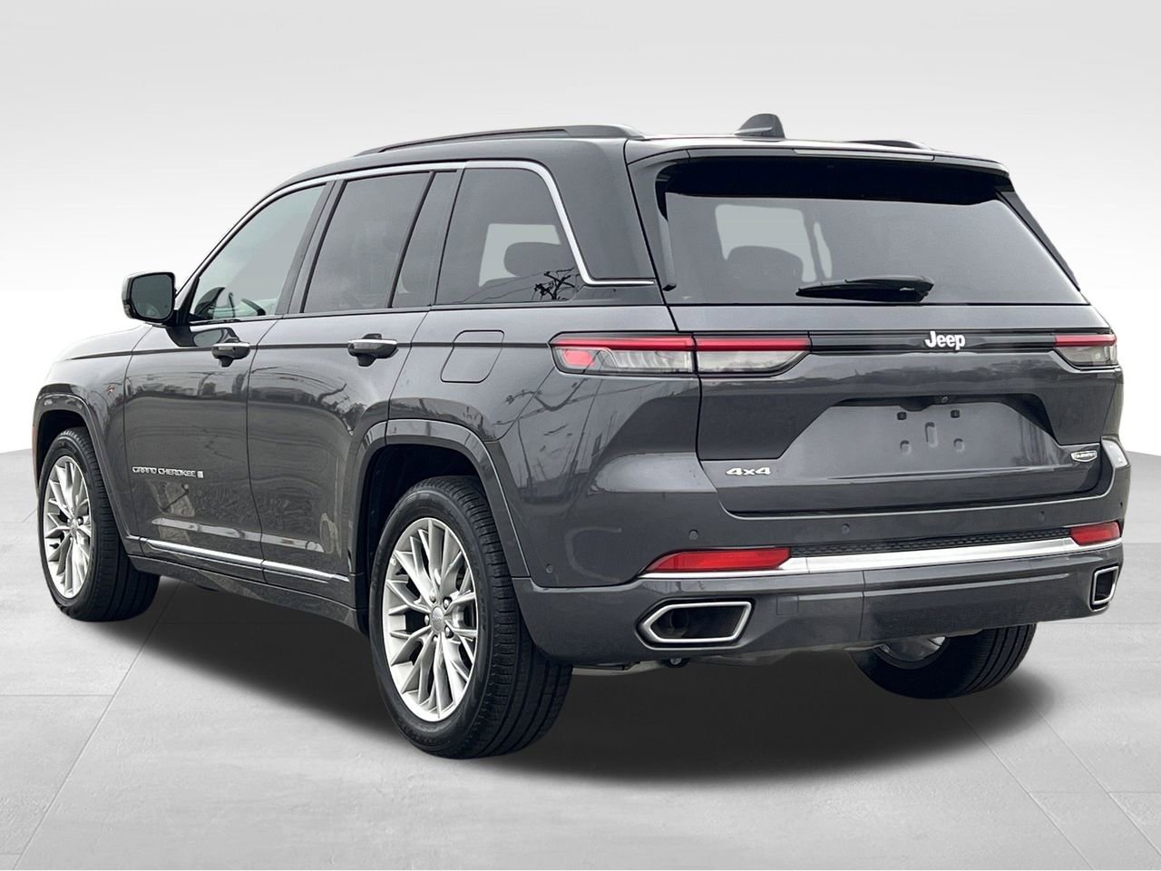 Used 2025 Jeep Grand Cherokee Summit image 31