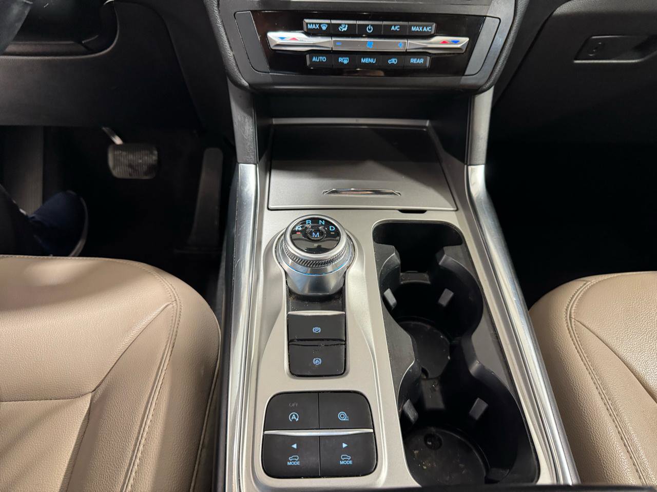 Used 2020 Ford Explorer XLT w/ Equipment Group 202A RWD image 30