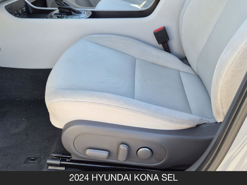 Used 2024 Hyundai Kona SEL AWD/4WD image 15