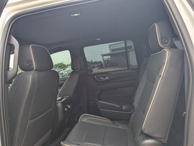 Used 2022 GMC Yukon XL SLT w/ SLT Premium Package RWD image 13