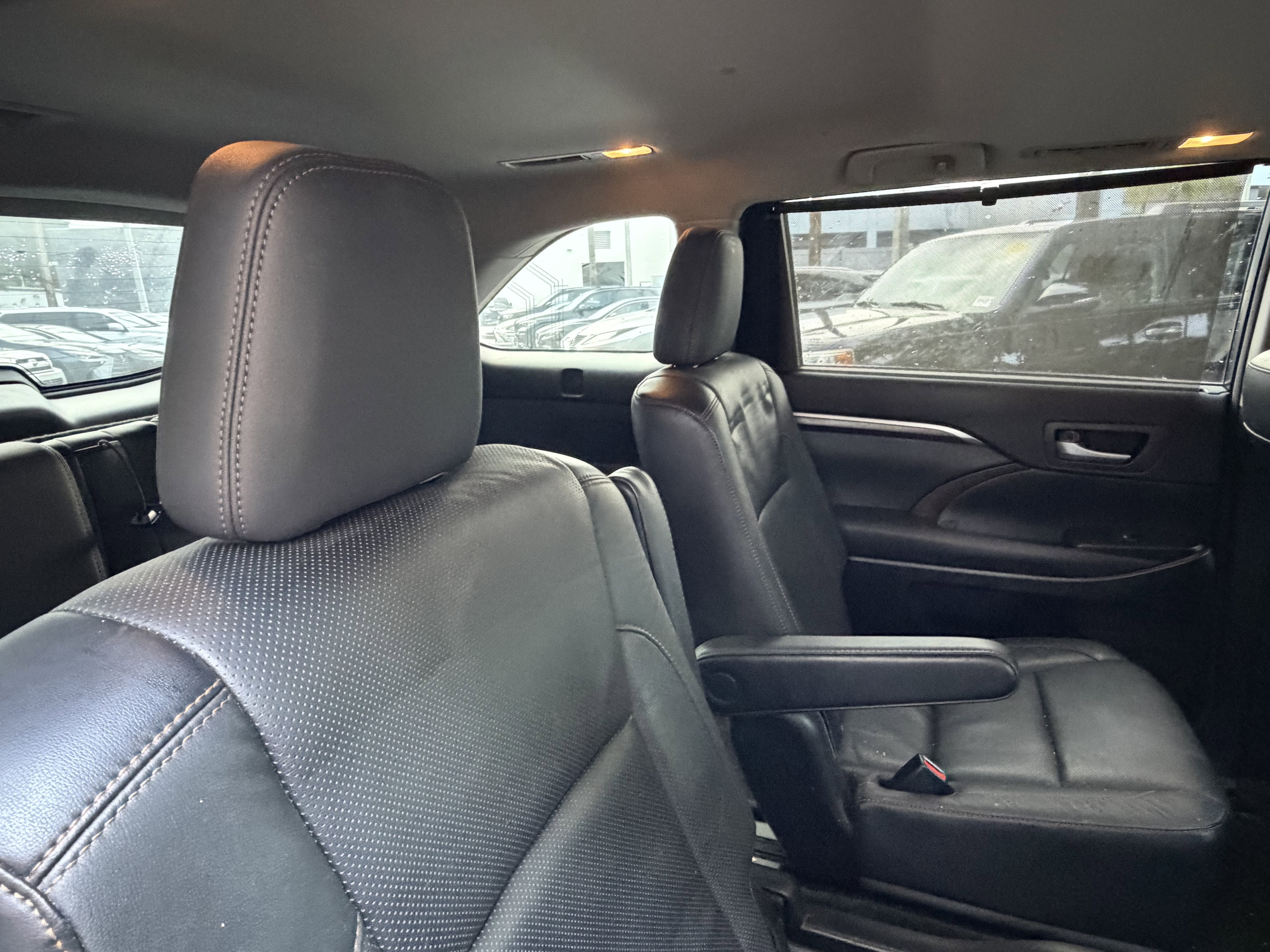 Used 2015 Toyota Highlander Limited AWD/4WD image 27