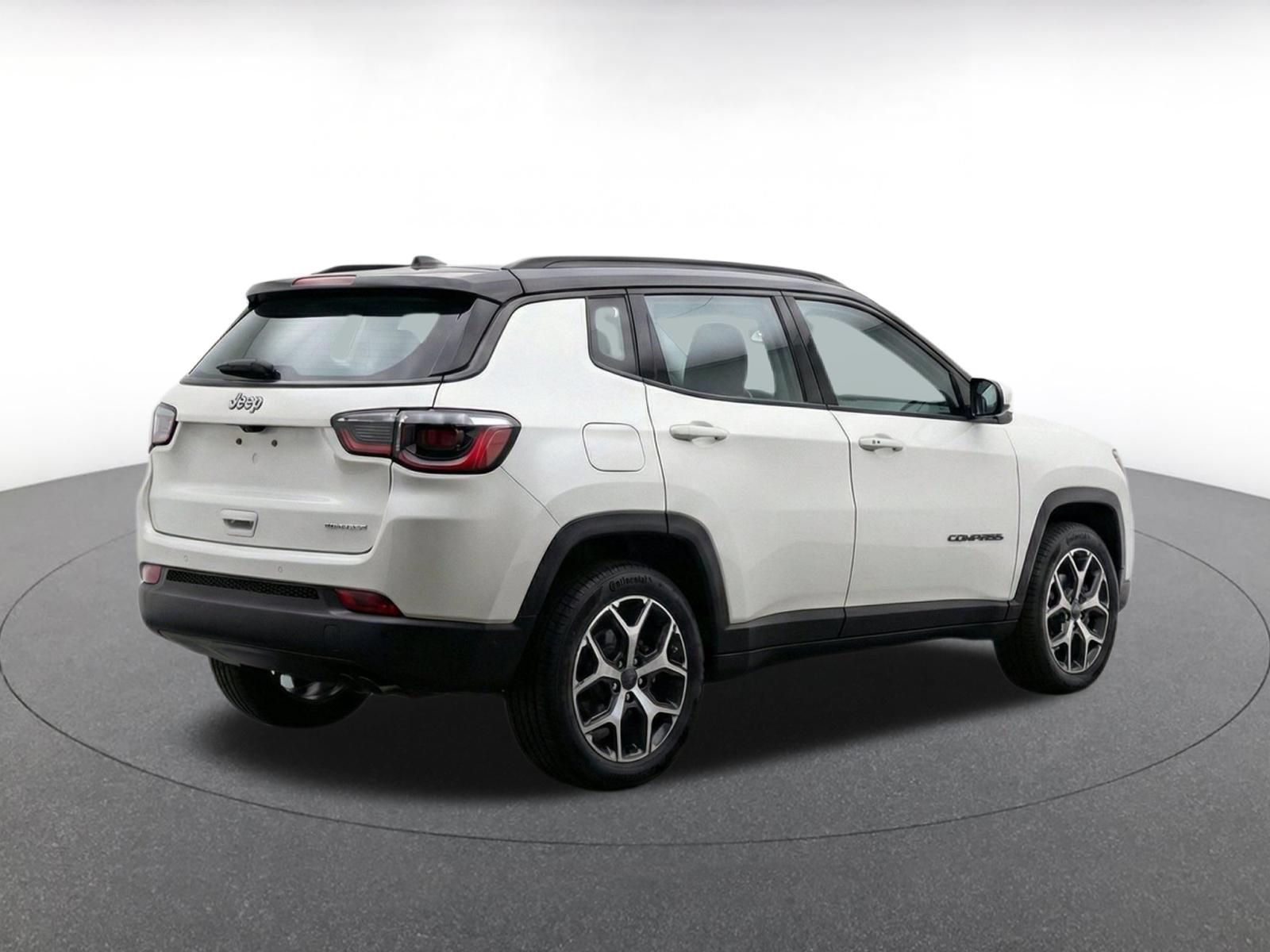 Used 2025 Jeep Compass Limited AWD/4WD image 11