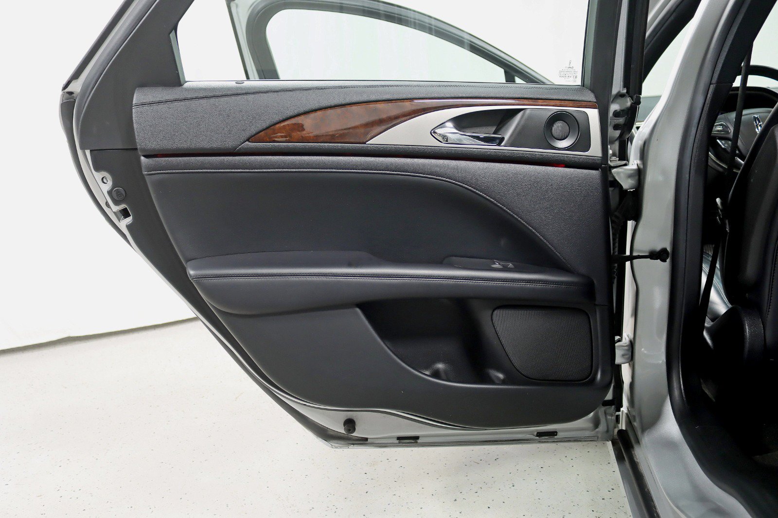 Used 2019 Lincoln MKZ Reserve FWD image 35